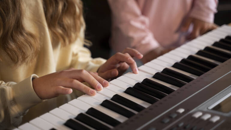 What Are Masterclass Piano Lessons and How Can They Transform Your Playing?